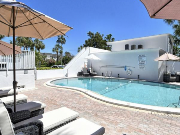 Charming Vacation Rental on Longboat Key. Call Today.
